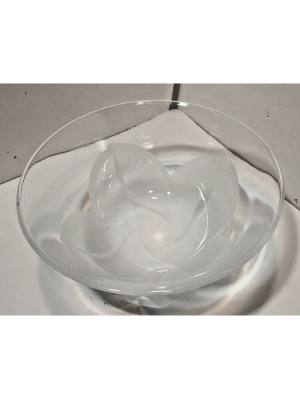 Vtg Cristal D'Arques JG Durand Florence Frosted Flower Serving Bowl 9" Diameter